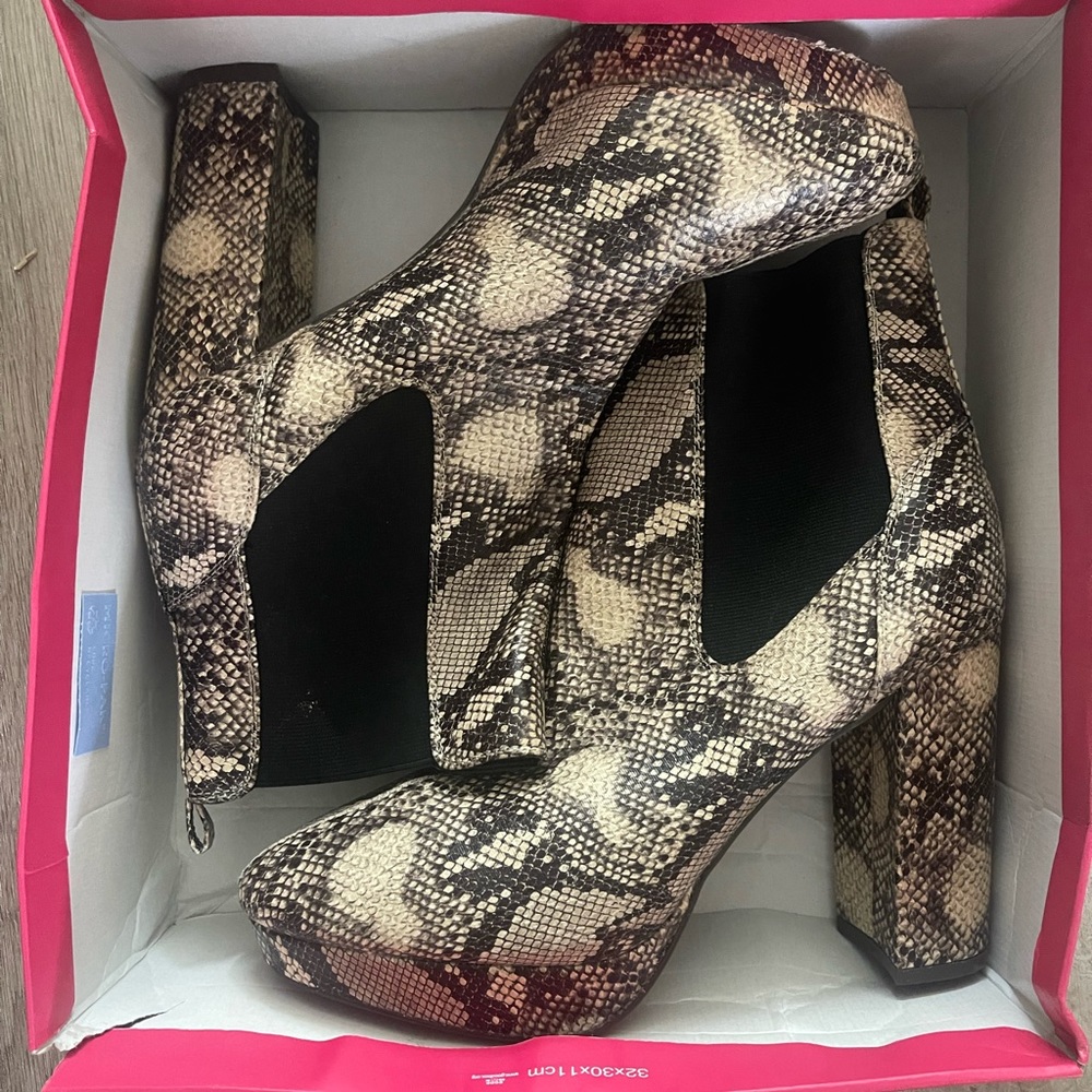 Shoe Dazzle Booties - Size 12
